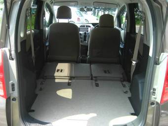 2006 Toyota Ractis Photos