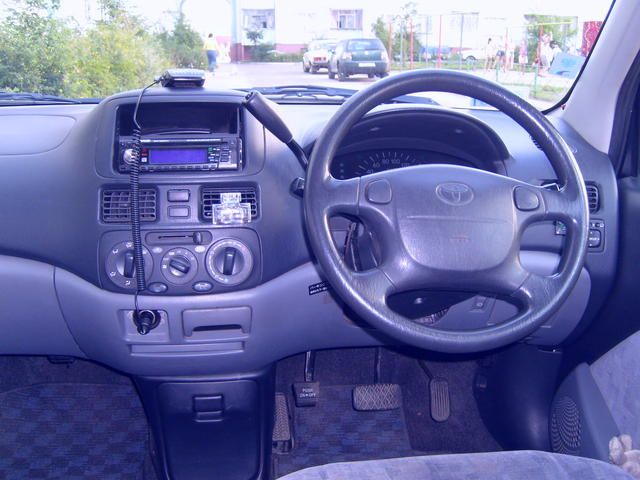 1999 Toyota Raum