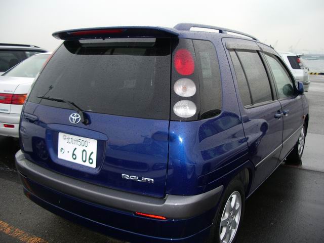2001 Toyota Raum Pics