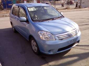 2003 Toyota Raum Pictures