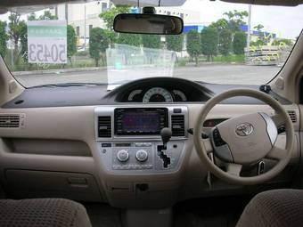 2003 Toyota Raum Pics