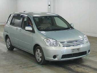 2003 Toyota Raum Pictures