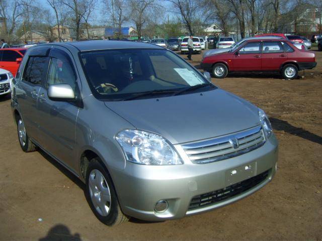 Toyota raum фото