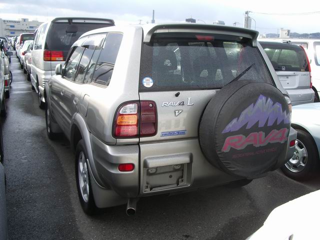 1999 Toyota RAV4 Photos