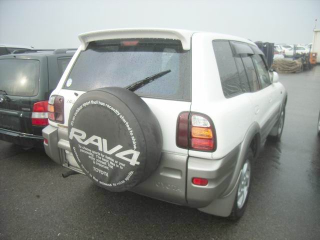 1999 Toyota RAV4 Images