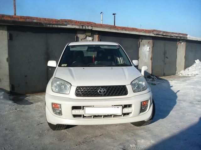 2000 Toyota RAV4