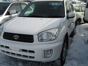 2002 Toyota RAV4 Images