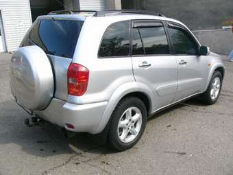 2002 Toyota RAV4 Photos