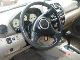 2002 Toyota RAV4 Pictures