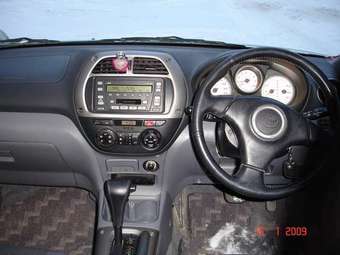 2003 Toyota RAV4 Pictures