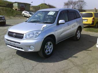 2004 Toyota RAV4 Photos