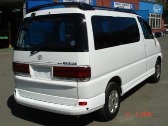 1998 Toyota Regius Pictures