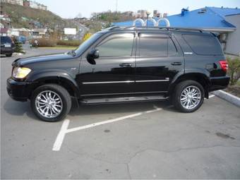 2002 Toyota Sequoia Photos