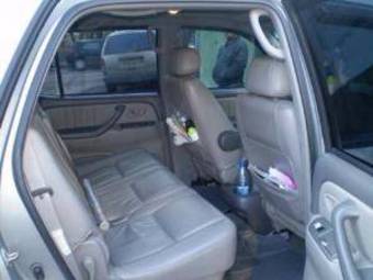 2002 Toyota Sequoia Pictures