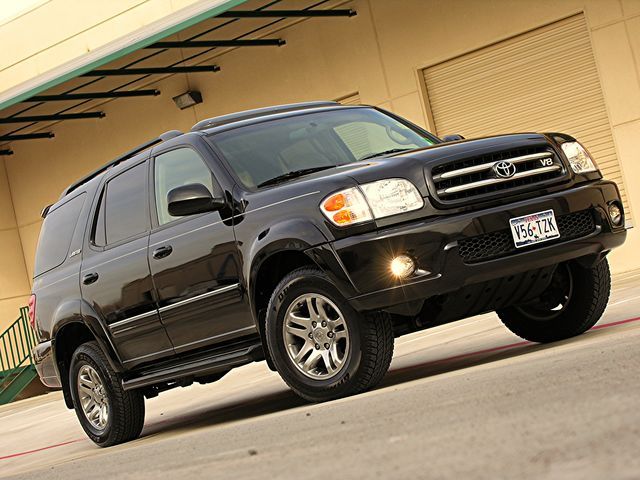 2003 Toyota Sequoia Pictures