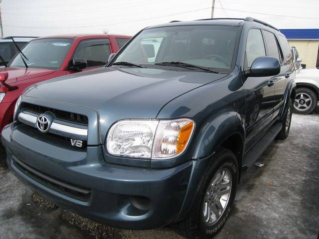 2004 Toyota Sequoia