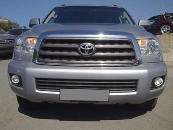 2010 Toyota Sequoia Photos