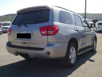 2010 Toyota Sequoia Images