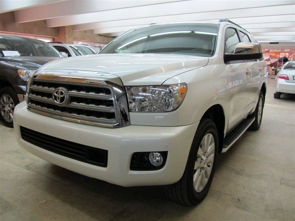 Toyota sequoia 2011