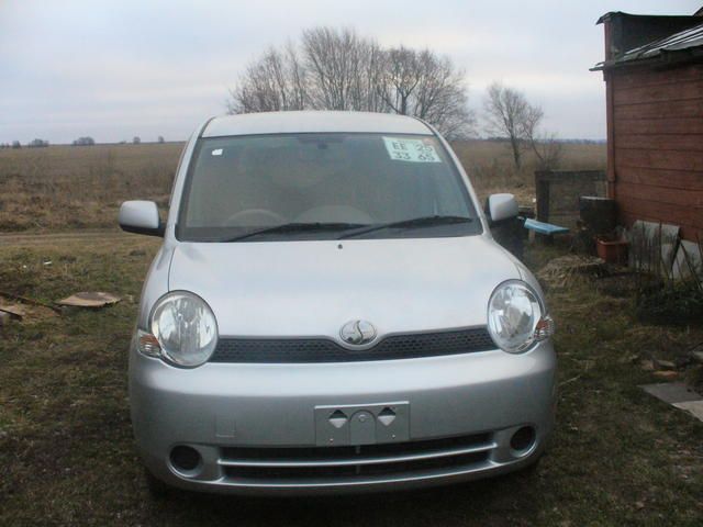 2003 Toyota Sienta