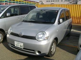 2003 Toyota Sienta Pictures