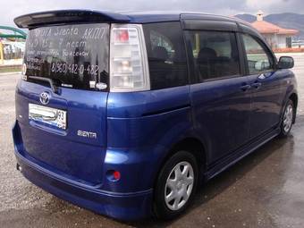 2003 Toyota Sienta Pictures