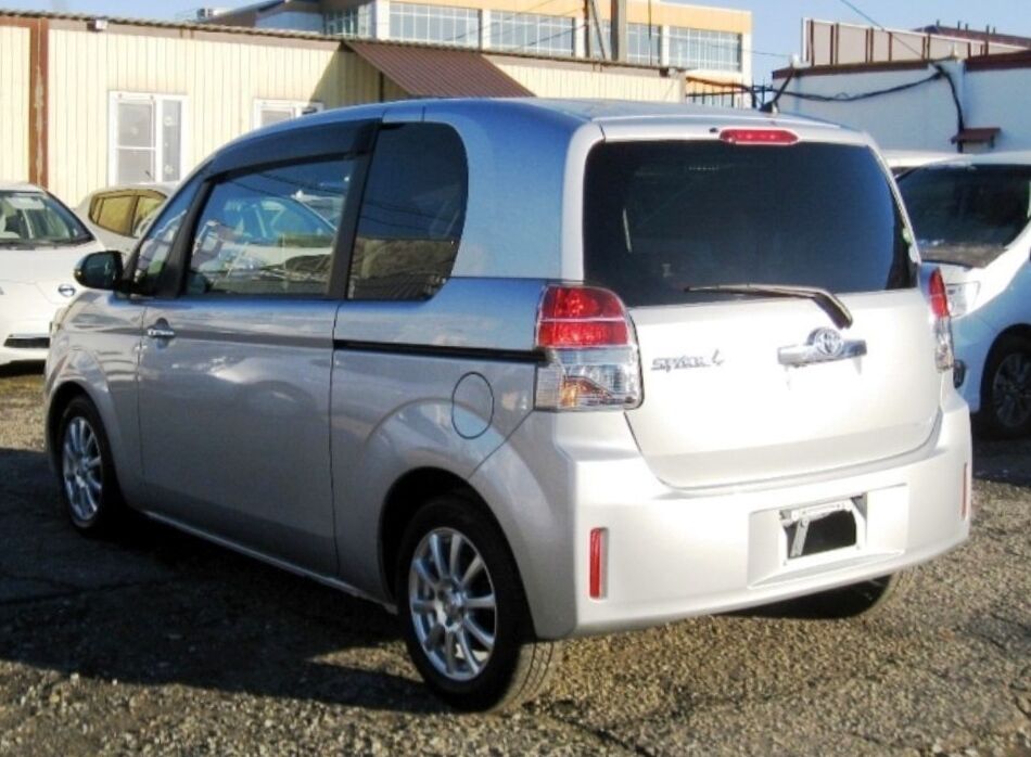 Toyota spade 2018