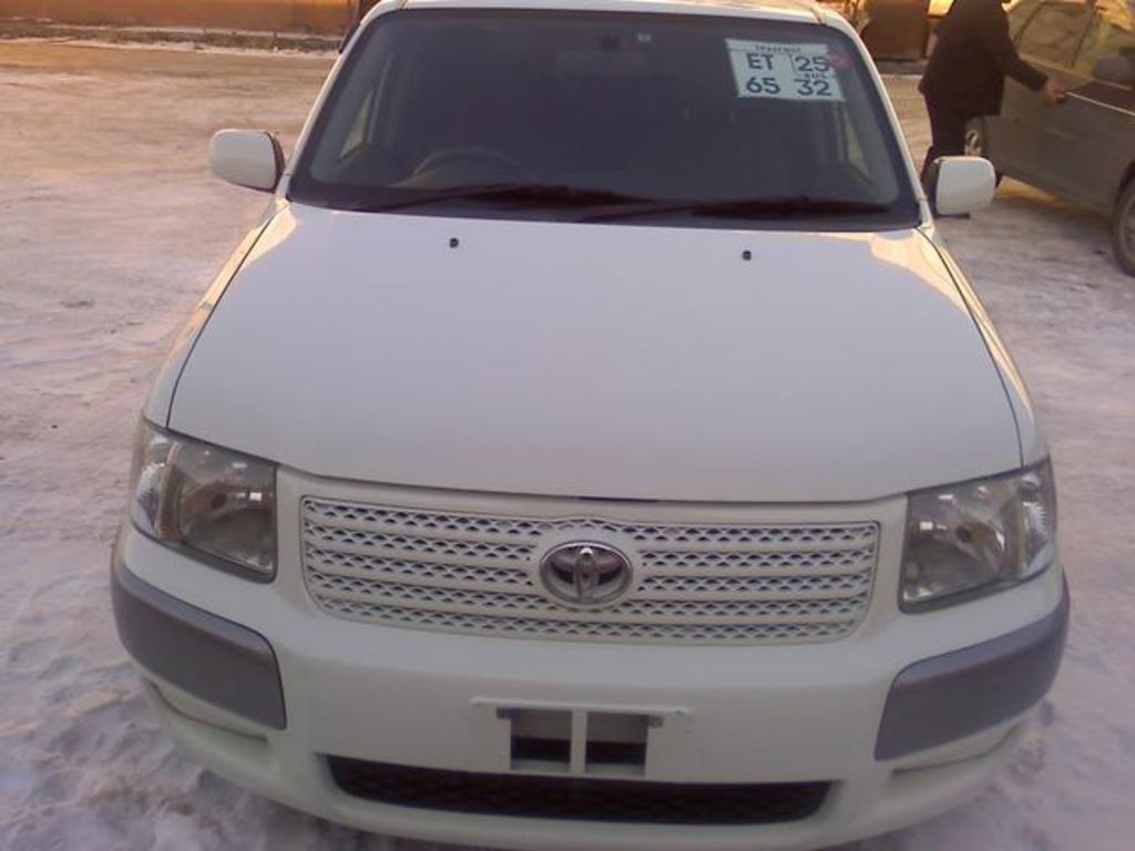 2002 Toyota Succeed