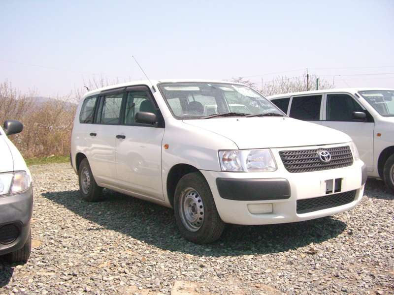 Toyota succeed 2004