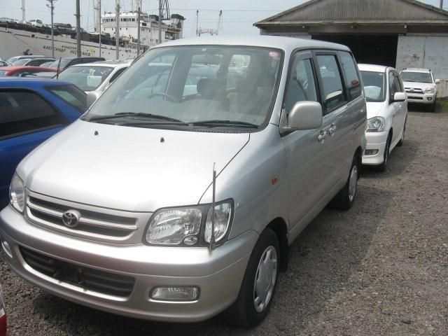 2001 Toyota Town Ace Noah