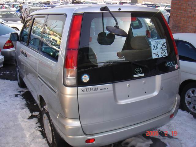 2001 Toyota Town Ace Noah Pictures