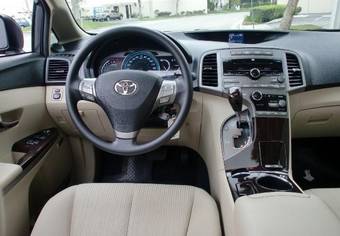 2009 Toyota Venza Images