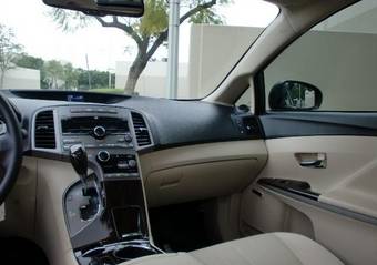 2009 Toyota Venza Pictures