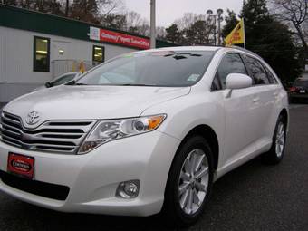 2010 Toyota Venza Photos