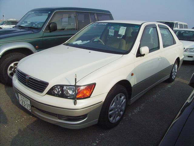 1999 Toyota Vista Photos