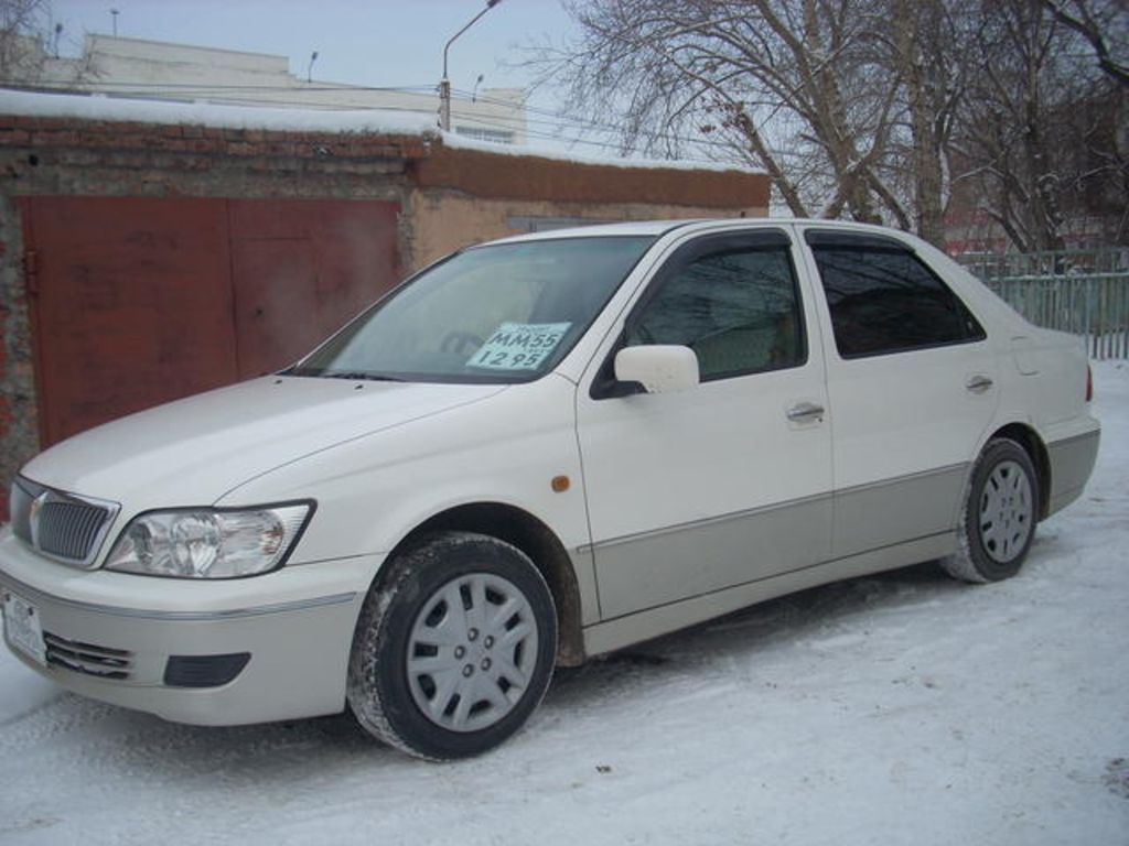 2000 Toyota Vista