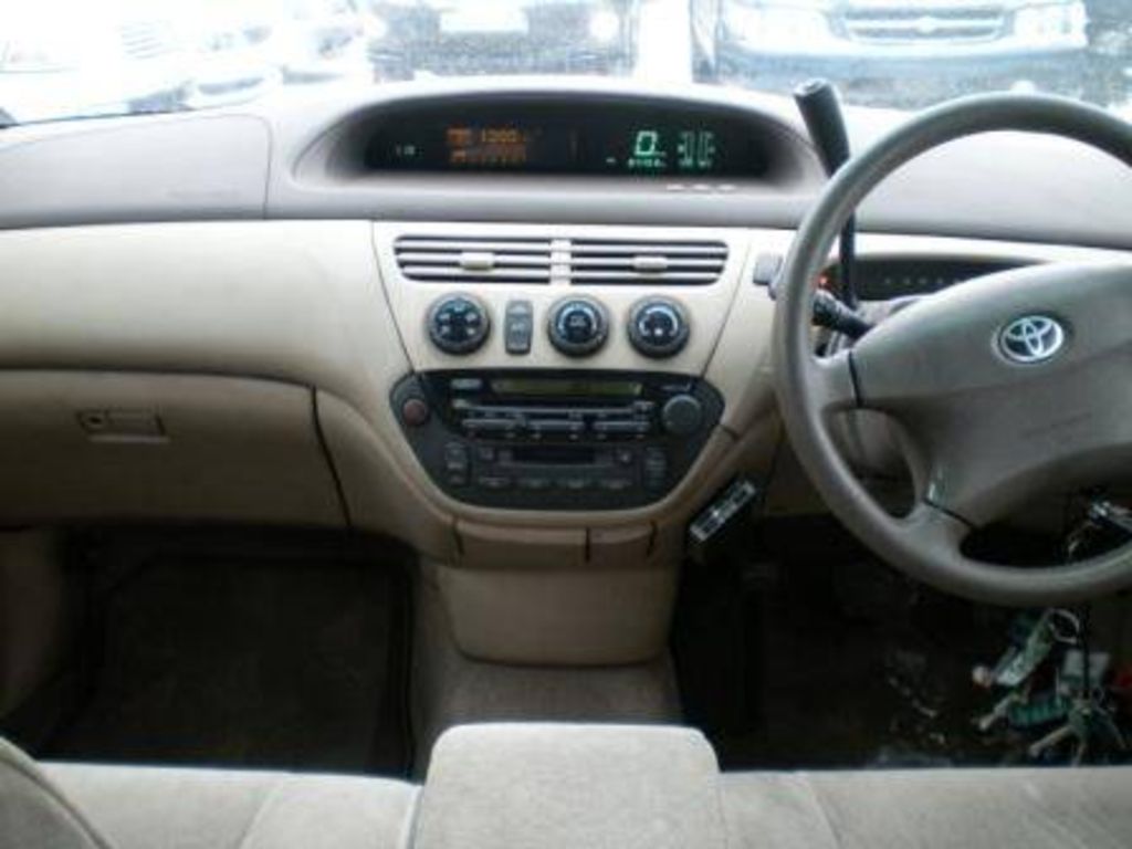 2001 Toyota Vista