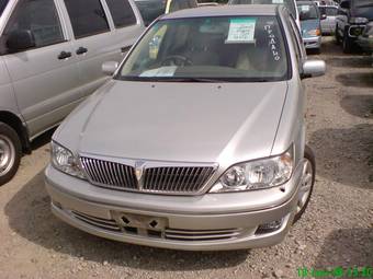 2002 Toyota Vista Photos