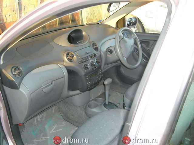 2000 Toyota Vitz