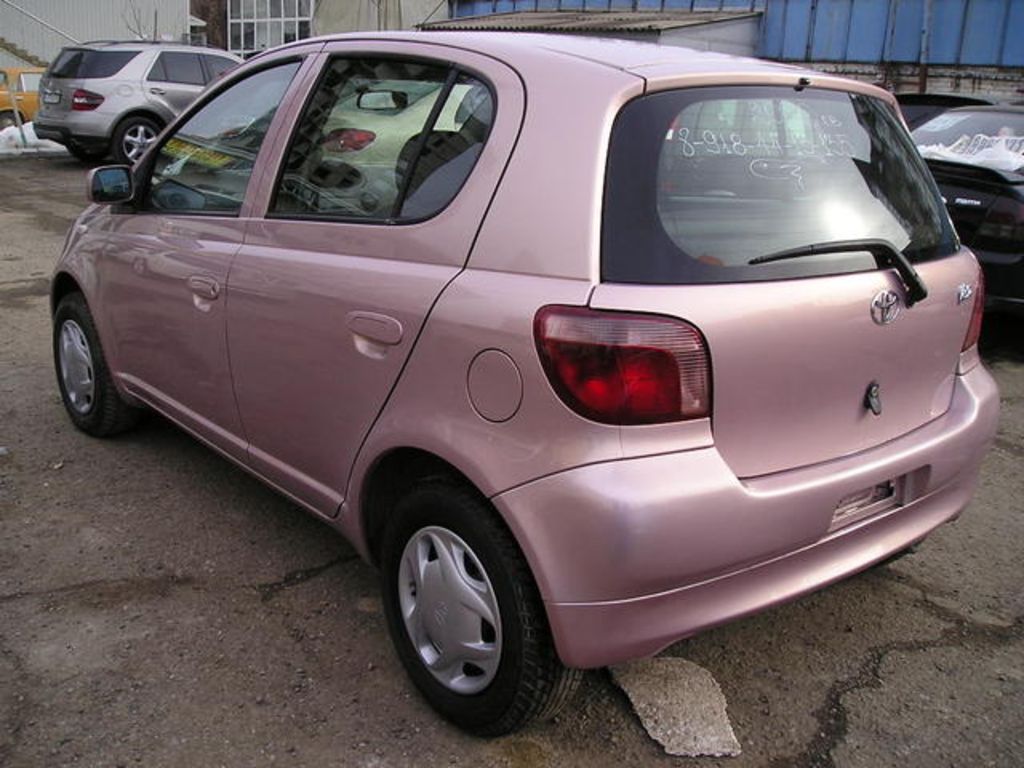 Toyota vitz 2000 года