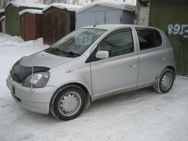 2000 Toyota Vitz