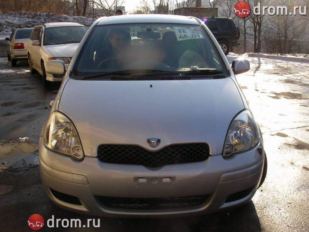 2004 Toyota Vitz