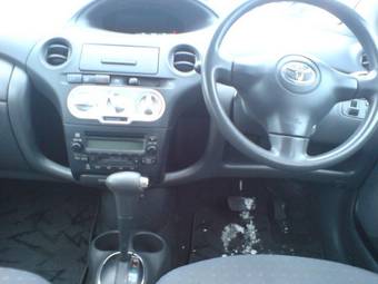 2004 Toyota Vitz Pictures