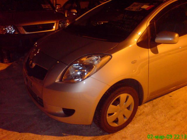 2005 Toyota Vitz