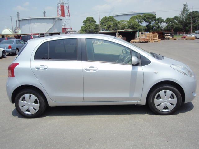 2005 Toyota Vitz