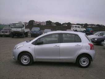 2005 Toyota Vitz Pics