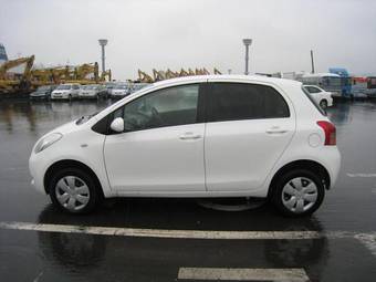 2005 Toyota Vitz Pictures