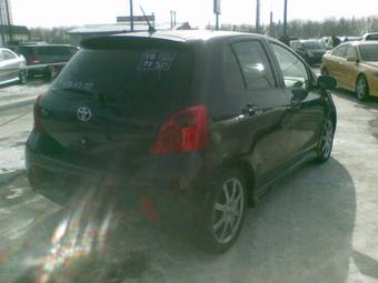 2005 Toyota Vitz Photos