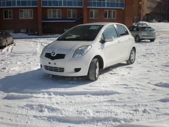 2005 Toyota Vitz Pictures