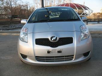 2005 Toyota Vitz Pictures